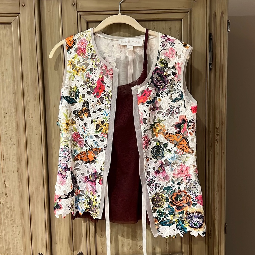 Unique tank blouse with floral appliqué